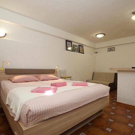 Apartment Matija Premantura Esterno foto